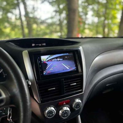 Montáž 2 DIN autorádia Pioneer SPH - DA160 DAB a parkovací kamery do Subaru Forester