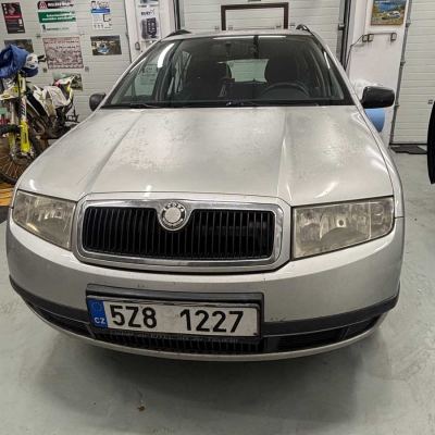 Montáž a výměna autorádia a reproduktorů Pioneer ve voze Škoda Fabia I