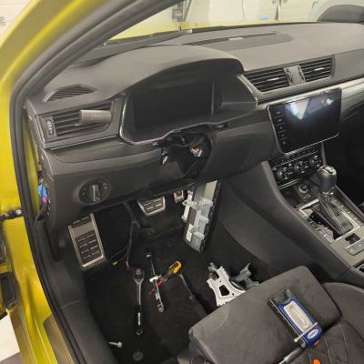 Zederlock Skoda Superb 5