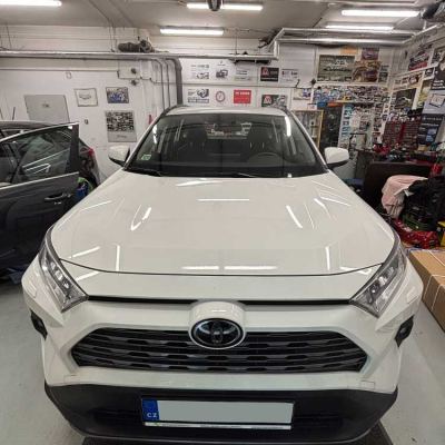 Montáž odnímatelného tažného zařízení Galia + 13 PIN do Toyota Rav 4