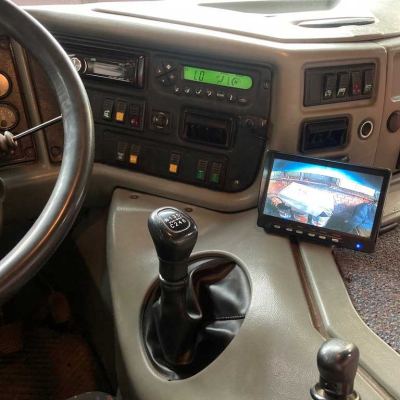 Montáž parkovací kamery a monitoru obrazu do nákladního vozidla