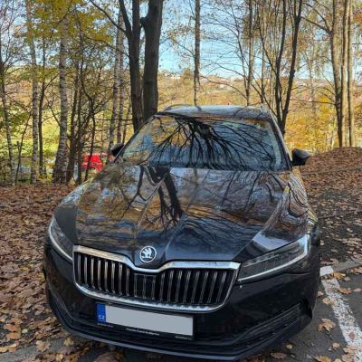 Montáž přední + zadní záznamové kamery Thinkware Q200 PRO do Škoda Superb
