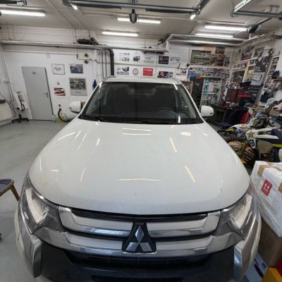 Montáž - tažné na pevno Galia + 13 PIN typová elektropřípojka do vozu Mitsubishi Outlander