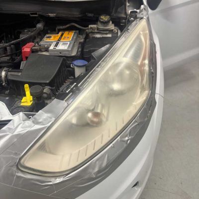 Rozleštění renovace světel Ford