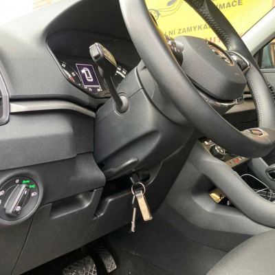 Tažné zařízení Galia, parkovací kamera, mechanické zabezpečení ZEDERLOCK