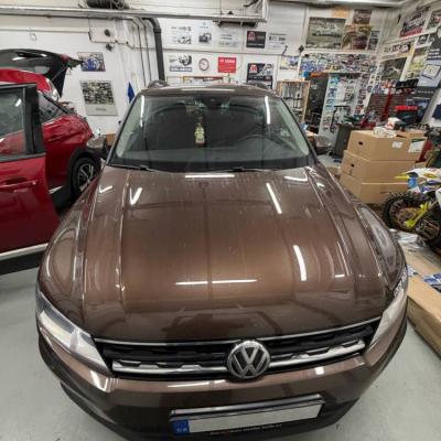 Montaz Parkovaci Kamera S Monitorem Vw Tiguan 1